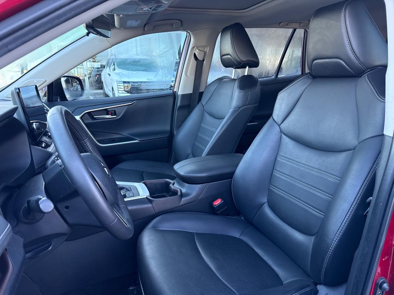 2023 Toyota RAV4 Hybrid Limited Photo