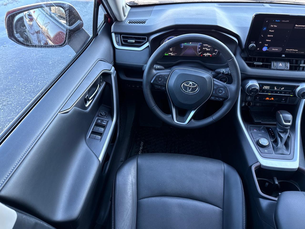 2023 Toyota RAV4 Hybrid Limited Photo