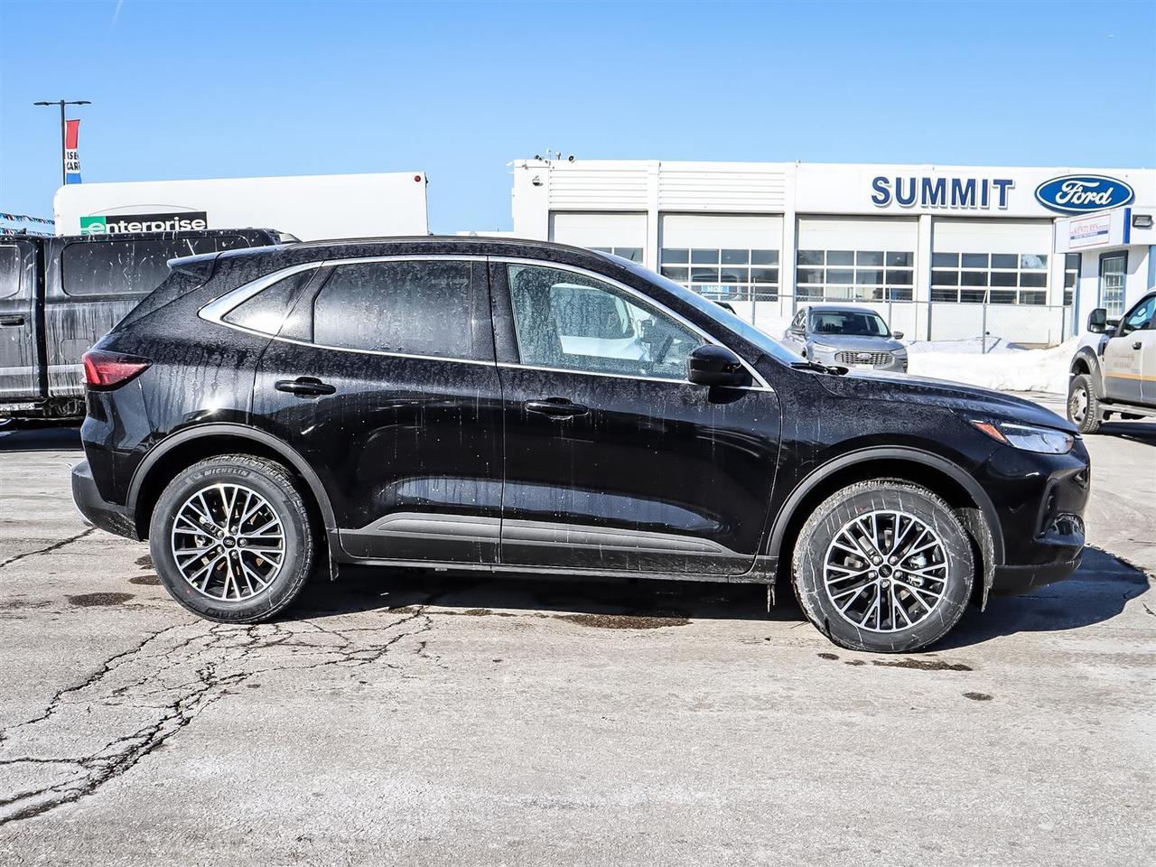 2026 Ford Escape PHEV Photo3