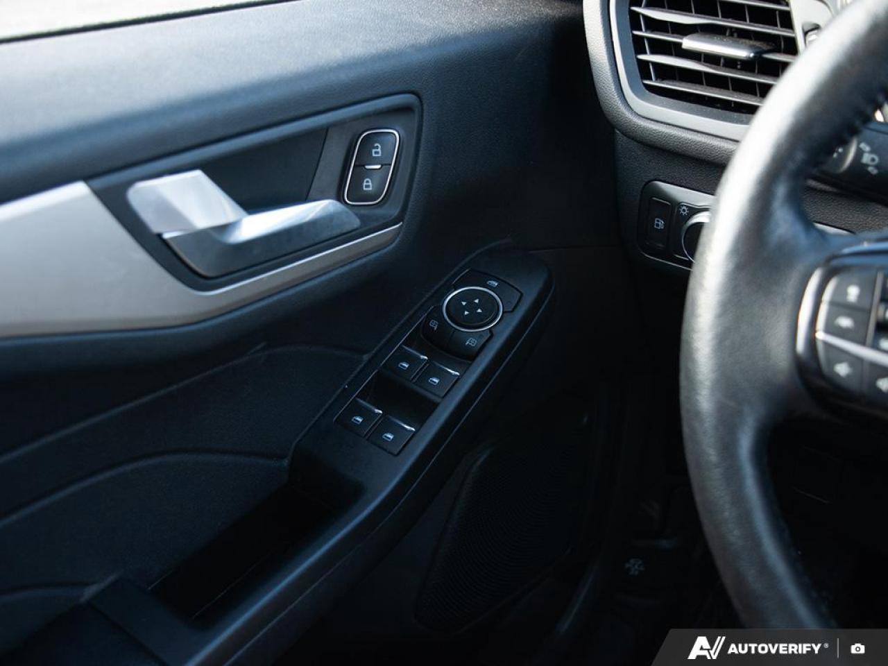 2021 Ford Escape SE Hybrid Moonroof, Cold Weather Package Photo