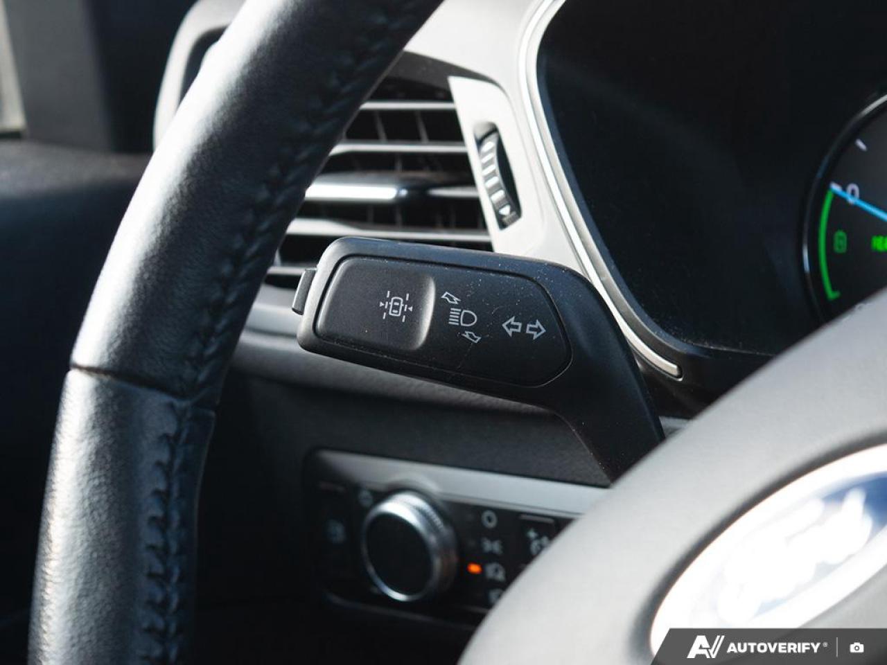 2021 Ford Escape SE Hybrid Moonroof, Cold Weather Package Photo