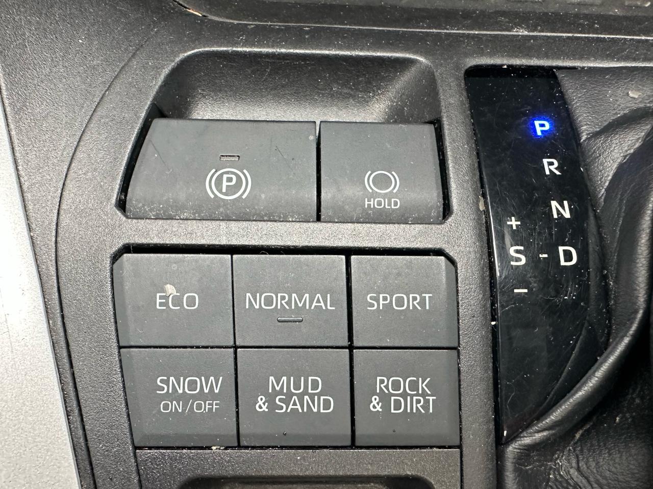 2021 Toyota RAV4 XLE AWD - Photo #11