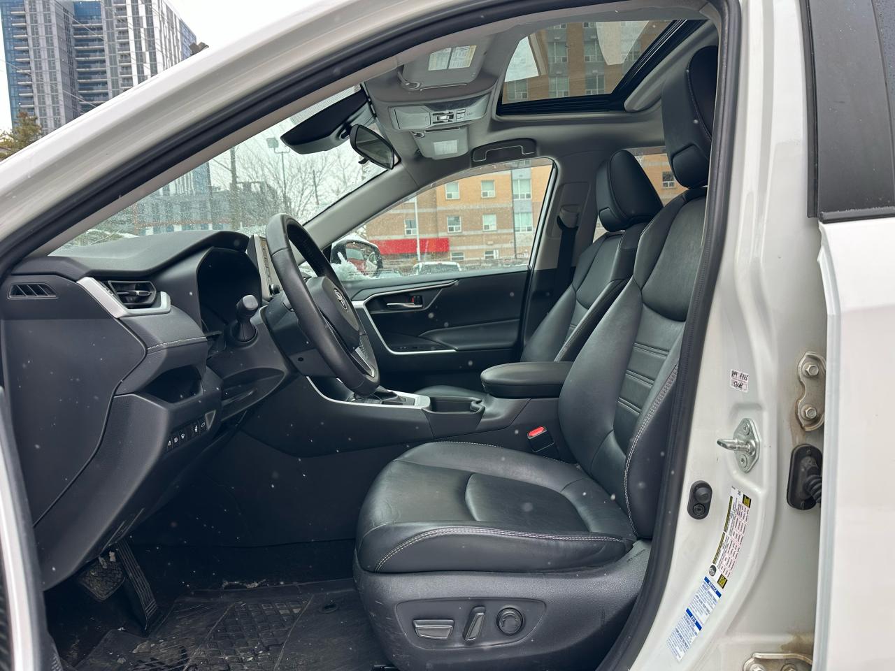 2021 Toyota RAV4 XLE AWD - Photo #5