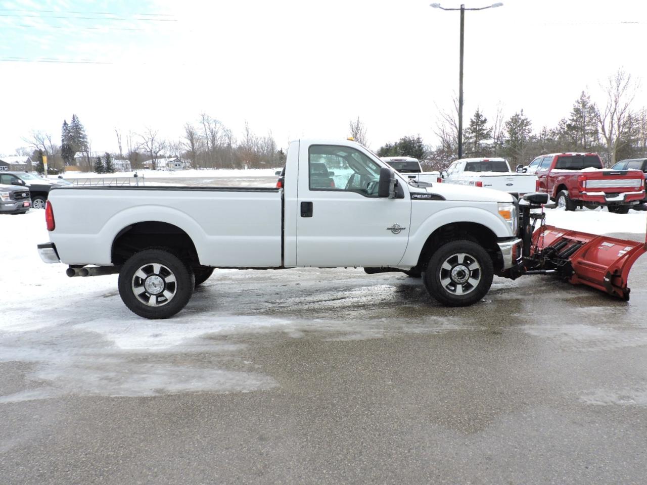 2013 Ford SUPER DUTY F-350 SRW XL Diesel 4X4 New Box With Western 8/10 Foot Plow Photo4