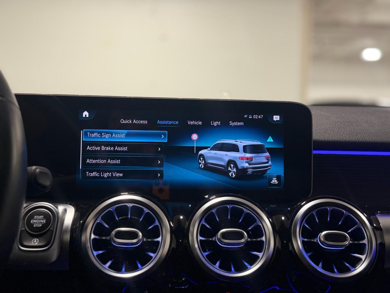 2021 Mercedes-Benz GLB GLB 250 Photo