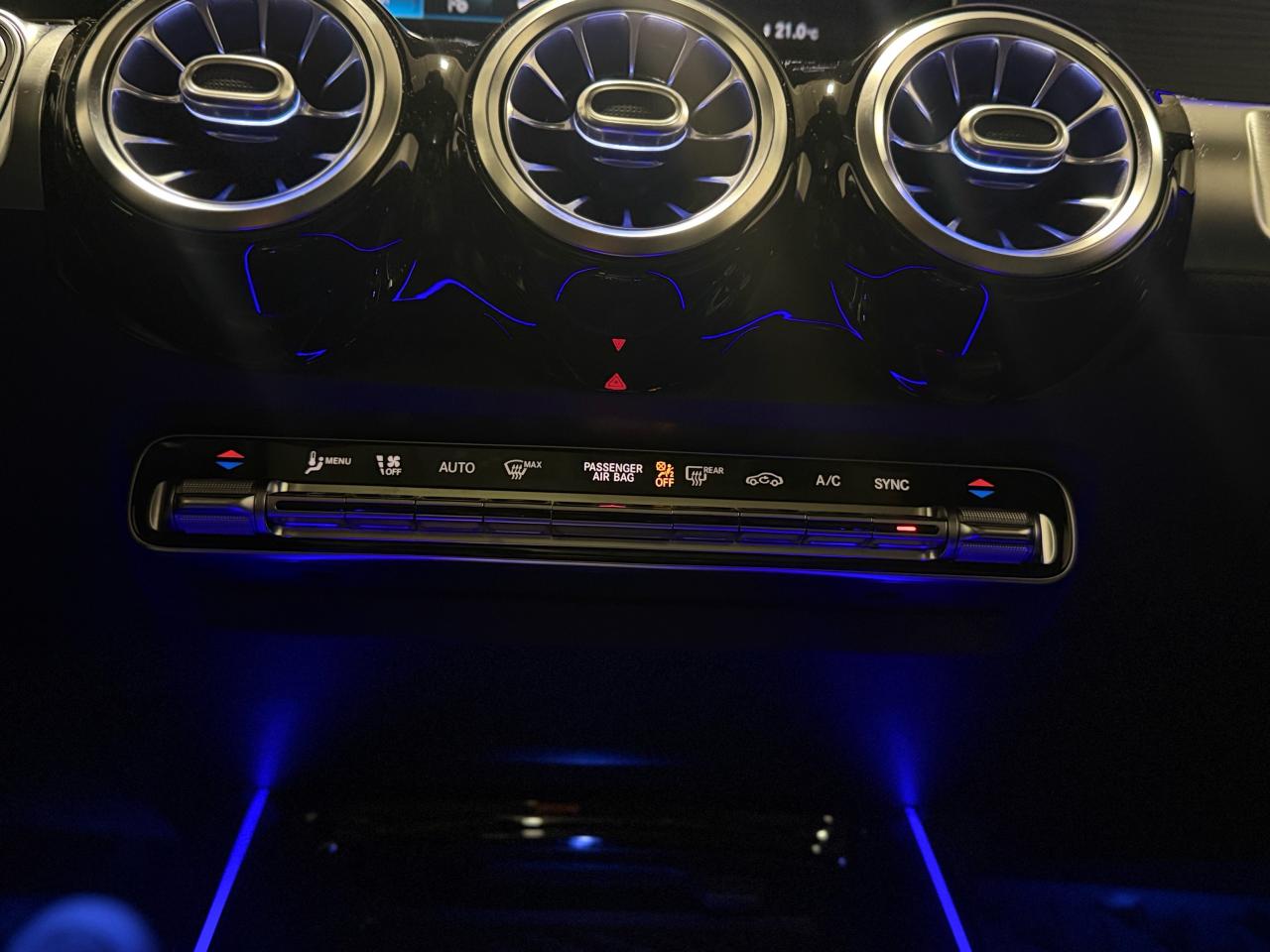 2021 Mercedes-Benz GLB GLB 250 Photo