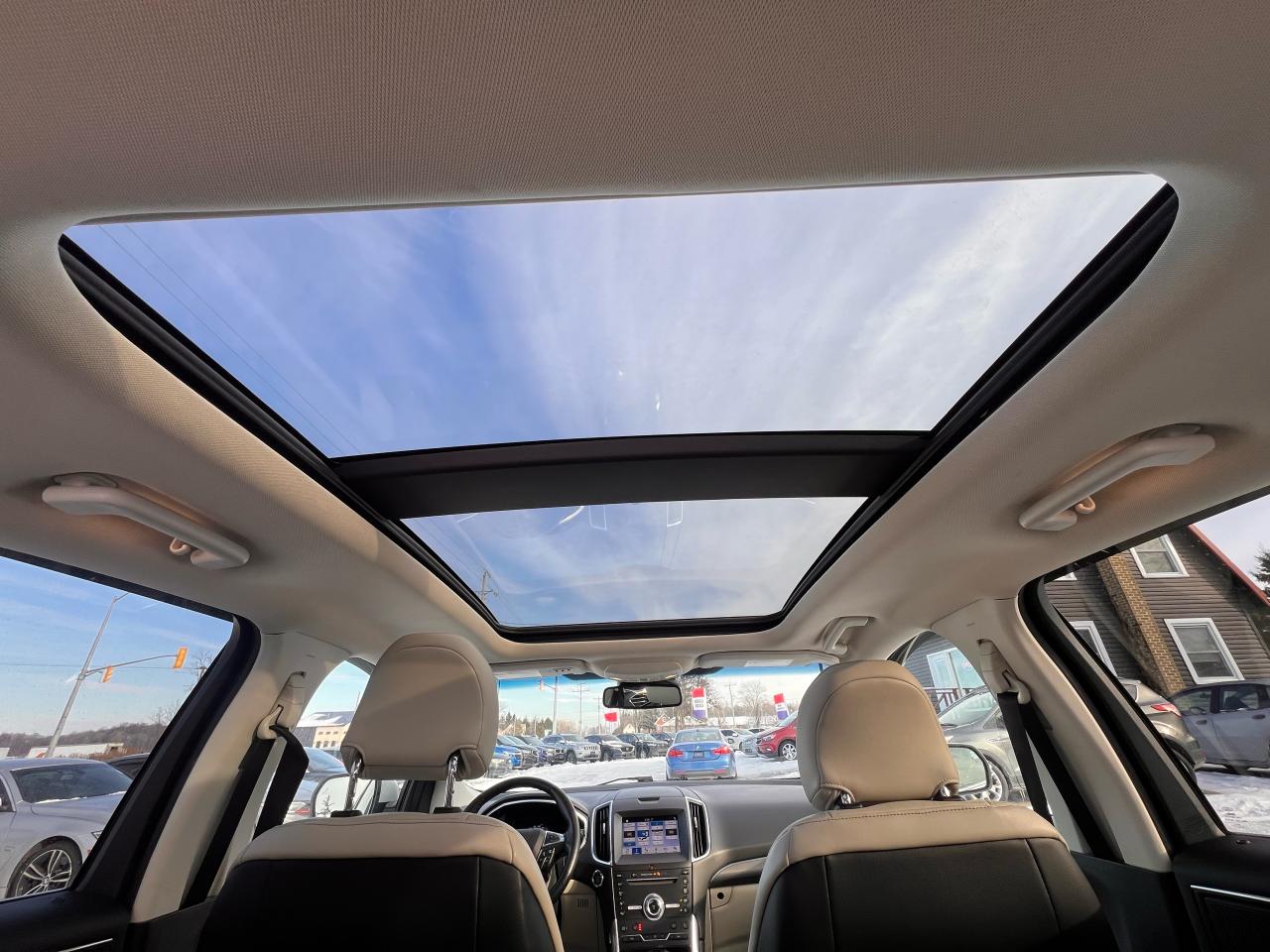 2019 Ford Edge Titanium Photo31