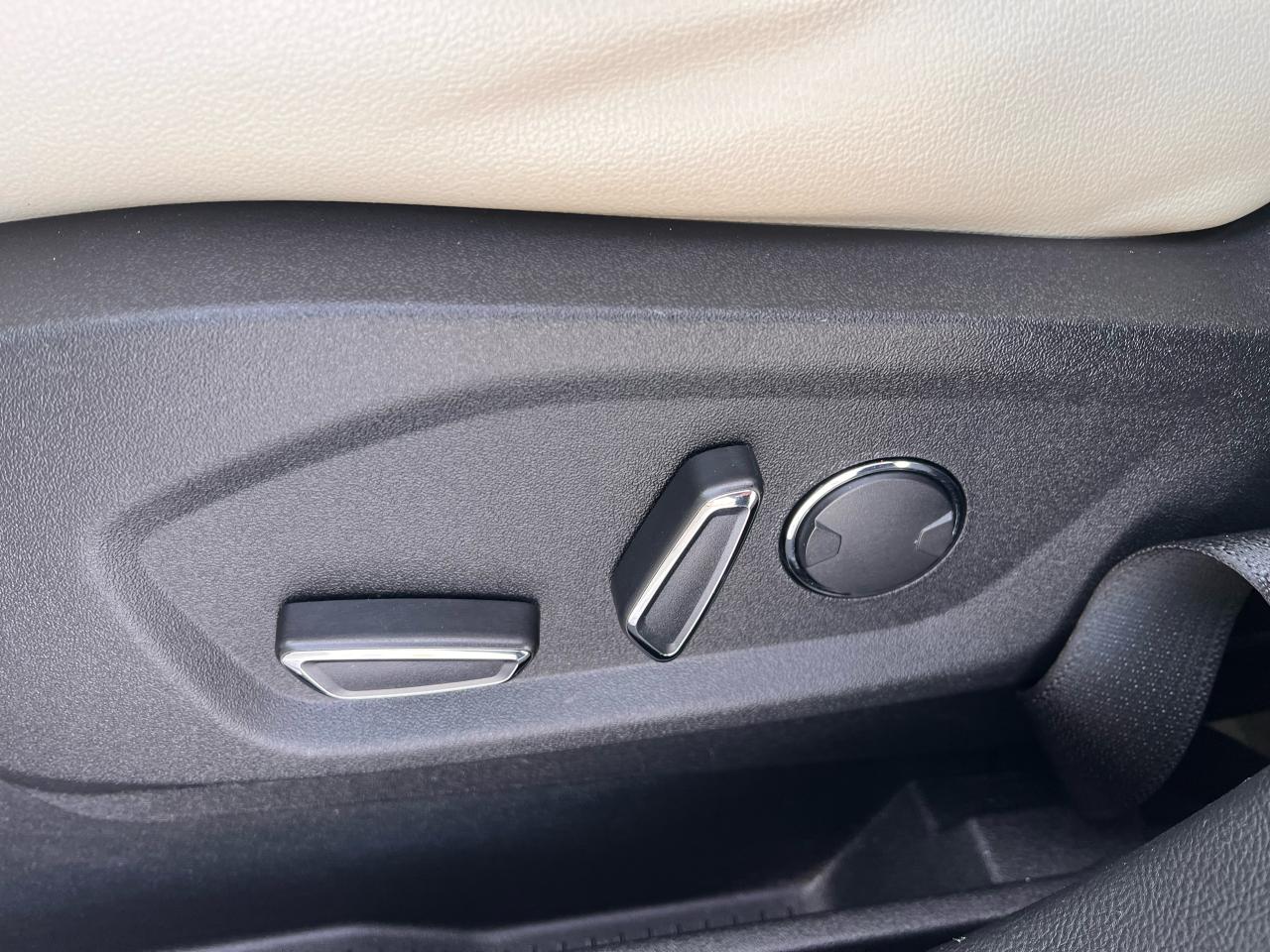 2019 Ford Edge Titanium Photo36