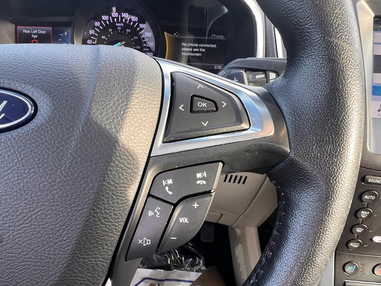 2019 Ford Edge Titanium Photo24