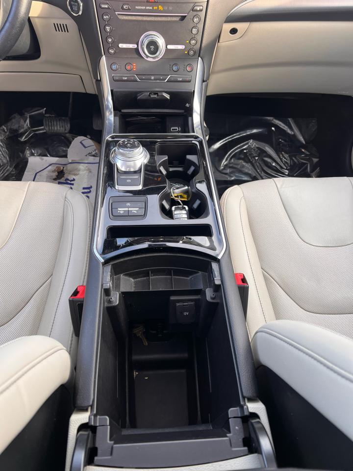 2019 Ford Edge Titanium Photo71