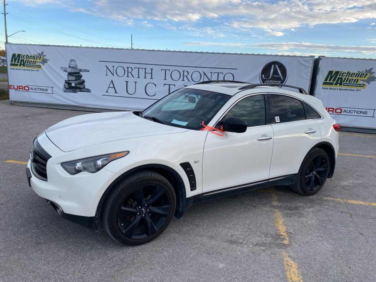 2016 Infiniti QX70  Photo0