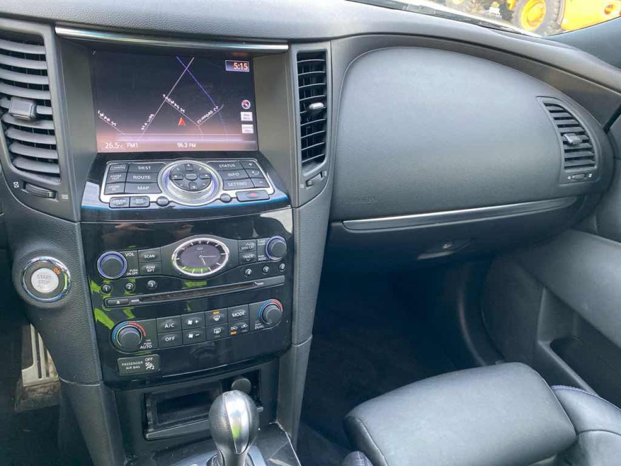 2016 Infiniti QX70  Photo