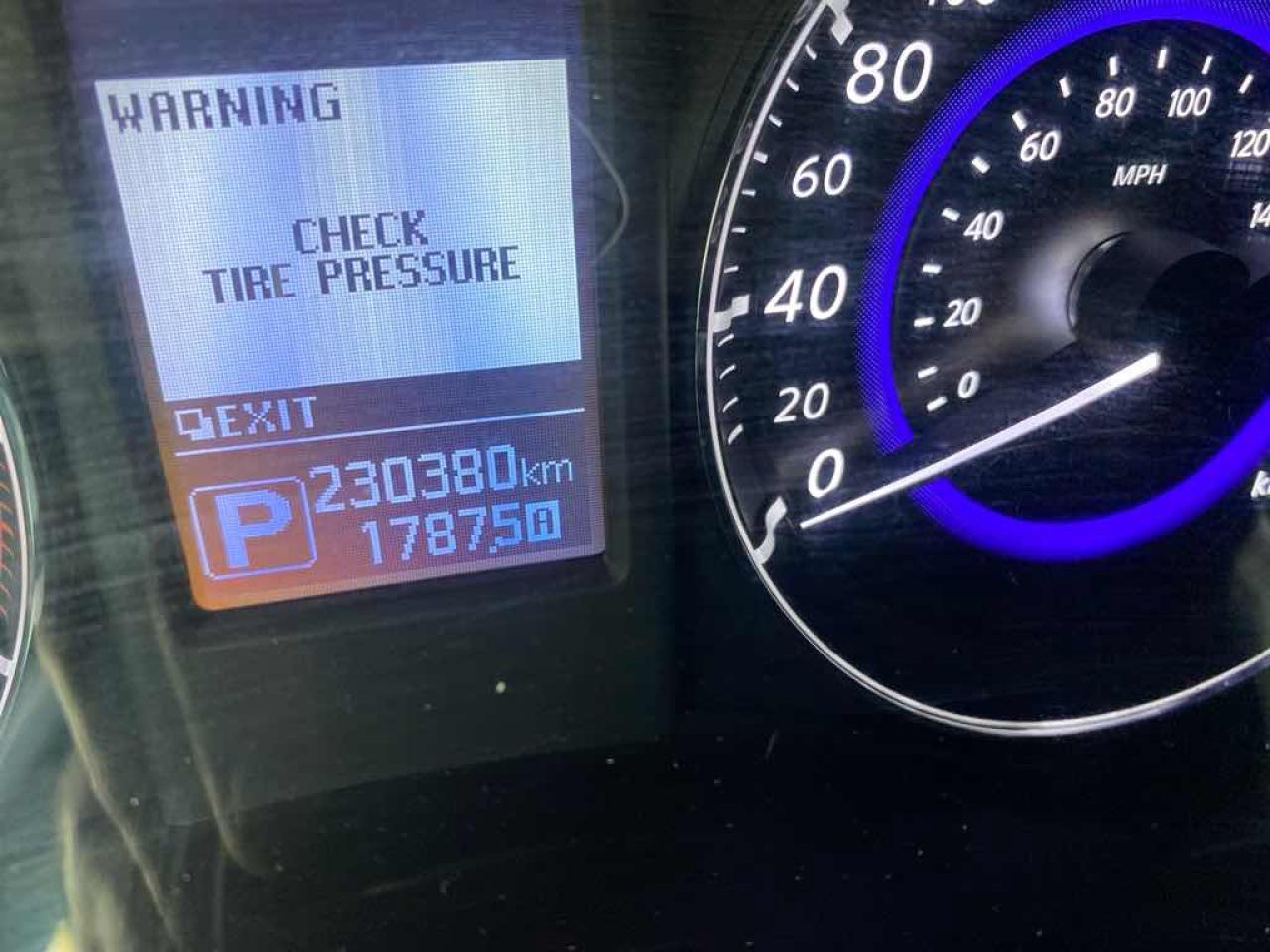 2016 Infiniti QX70  Photo