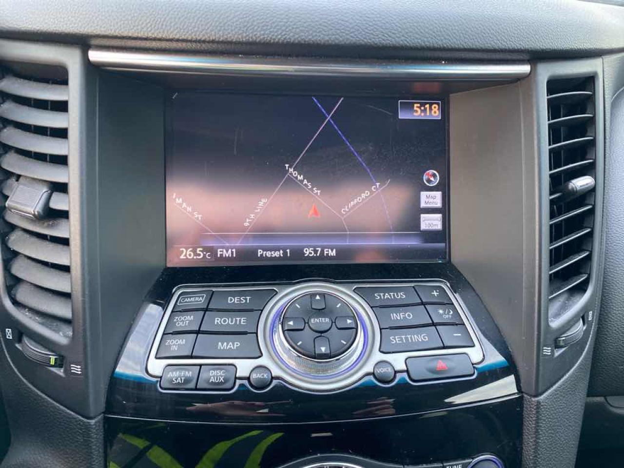 2016 Infiniti QX70  Photo