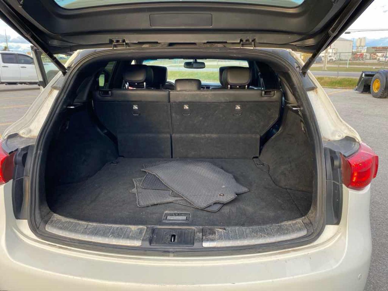 2016 Infiniti QX70  Photo