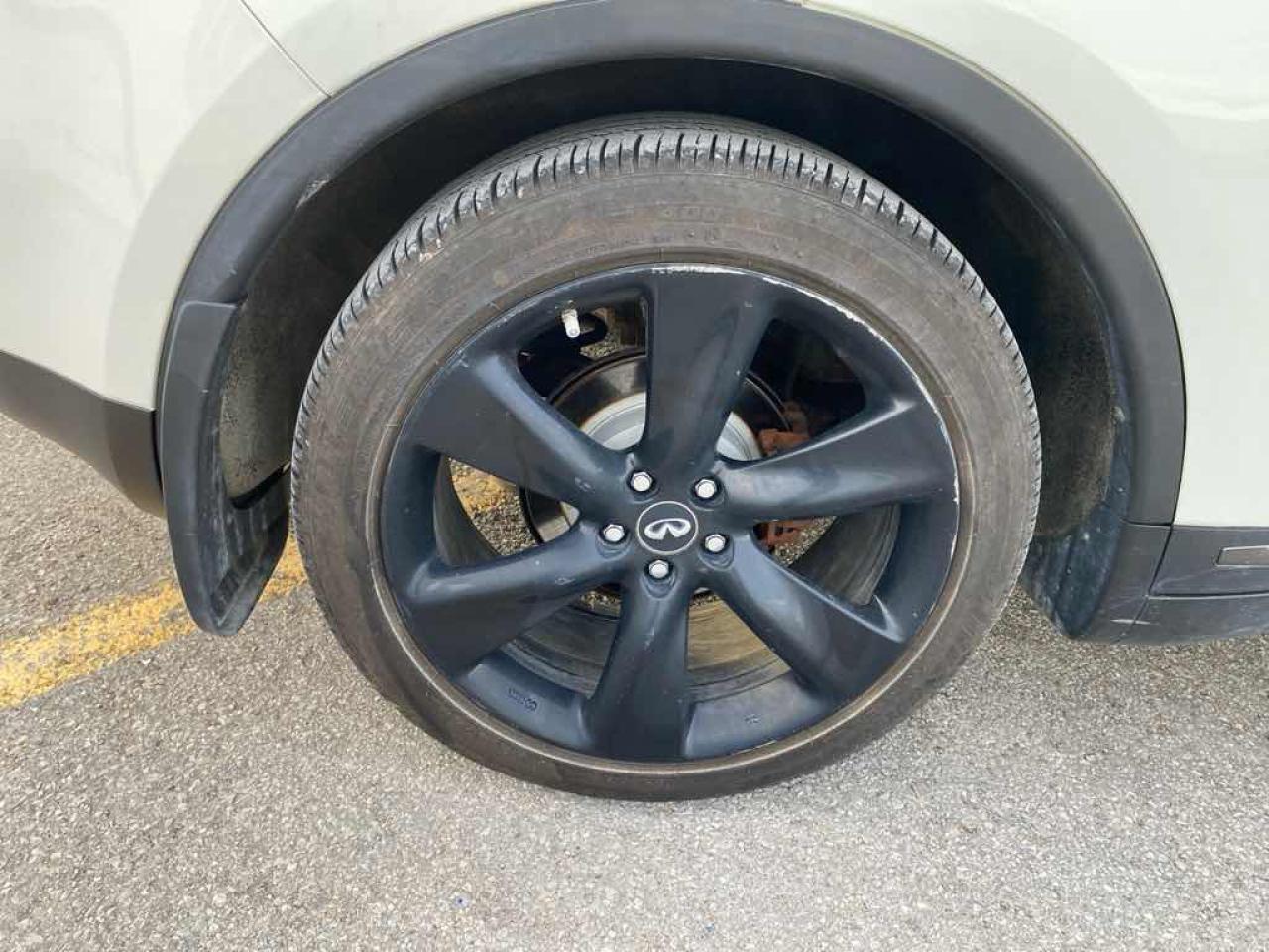 2016 Infiniti QX70  Photo