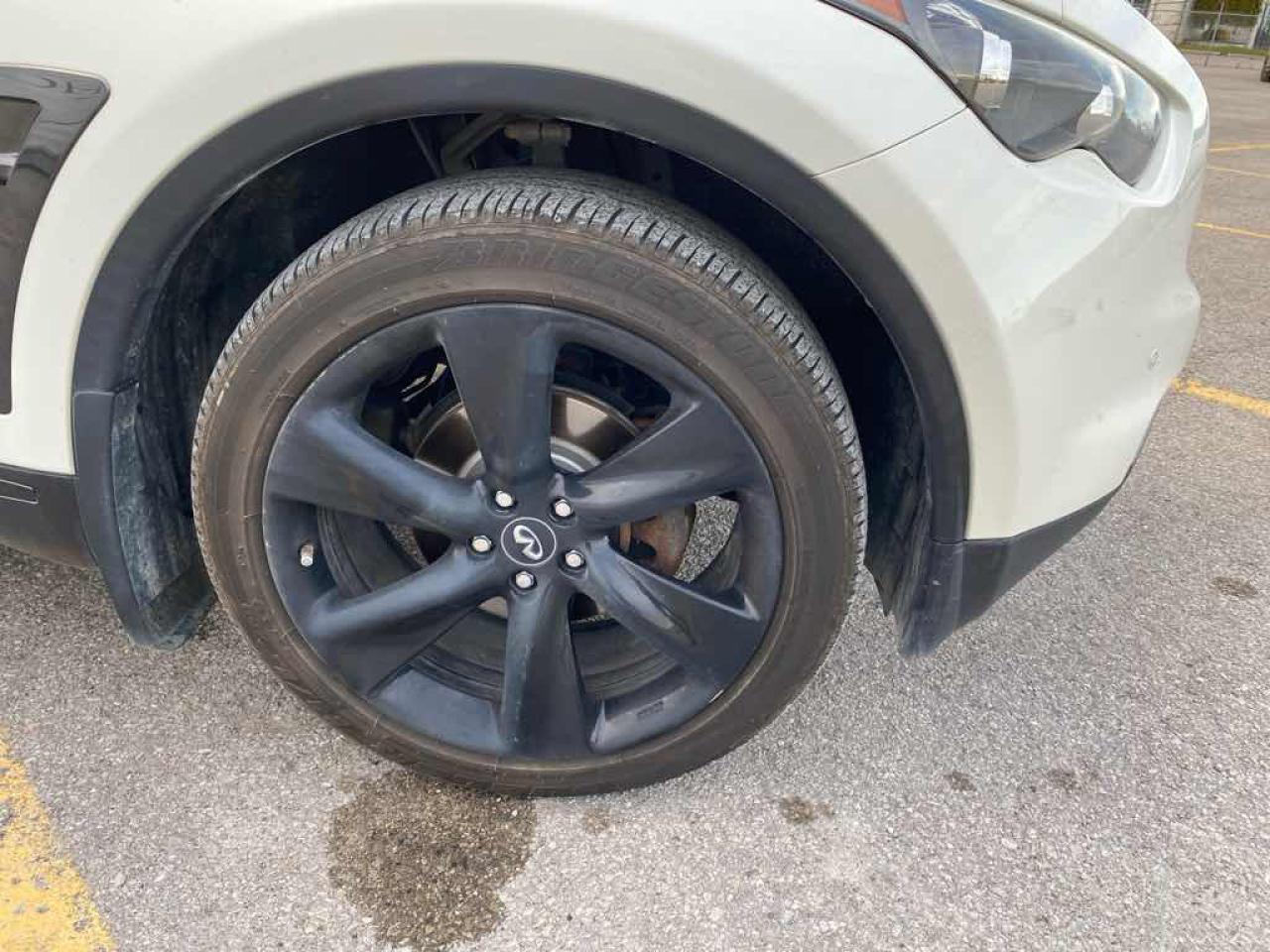 2016 Infiniti QX70  Photo