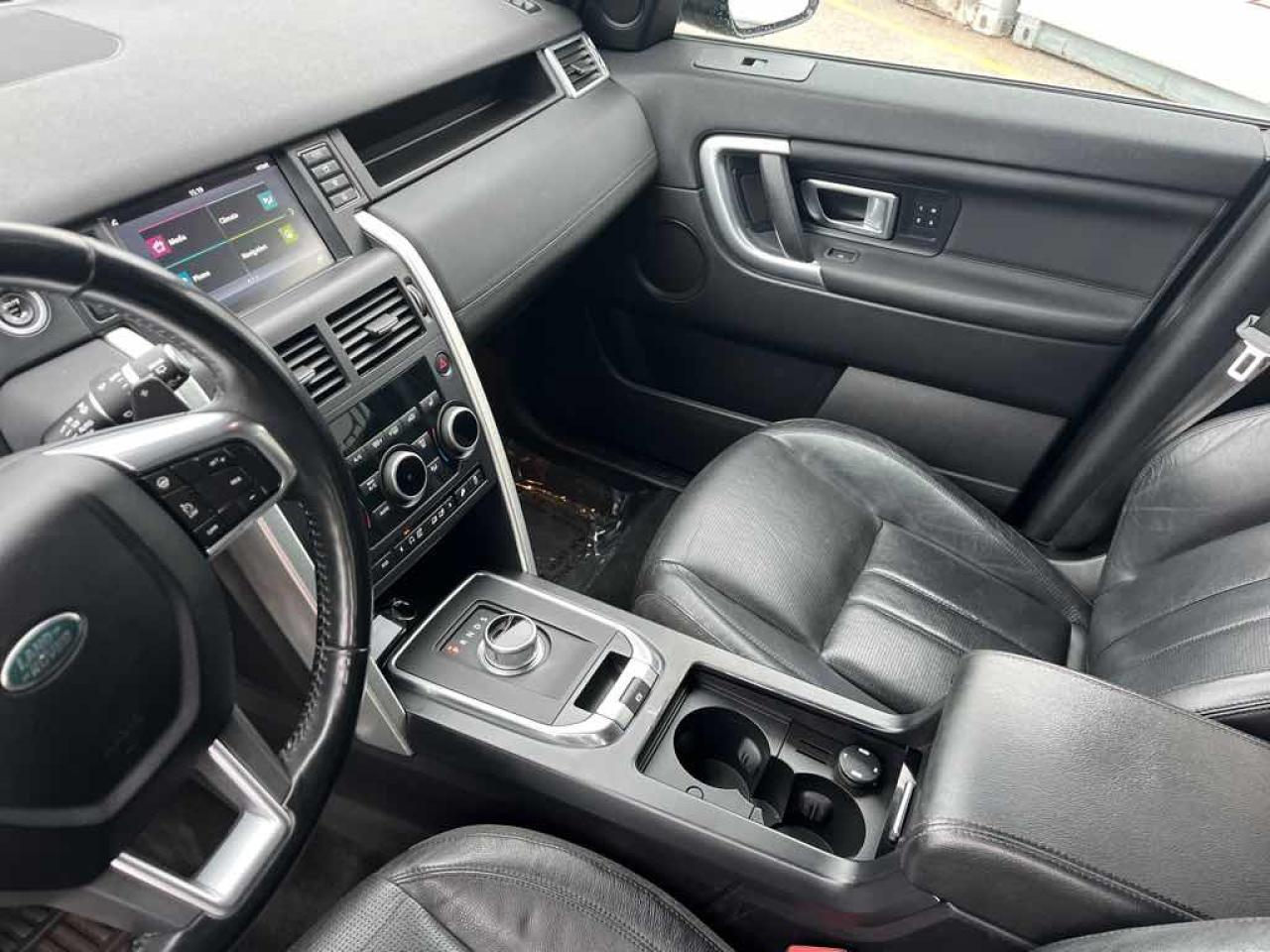 2016 Land Rover Discovery Sport HS Photo