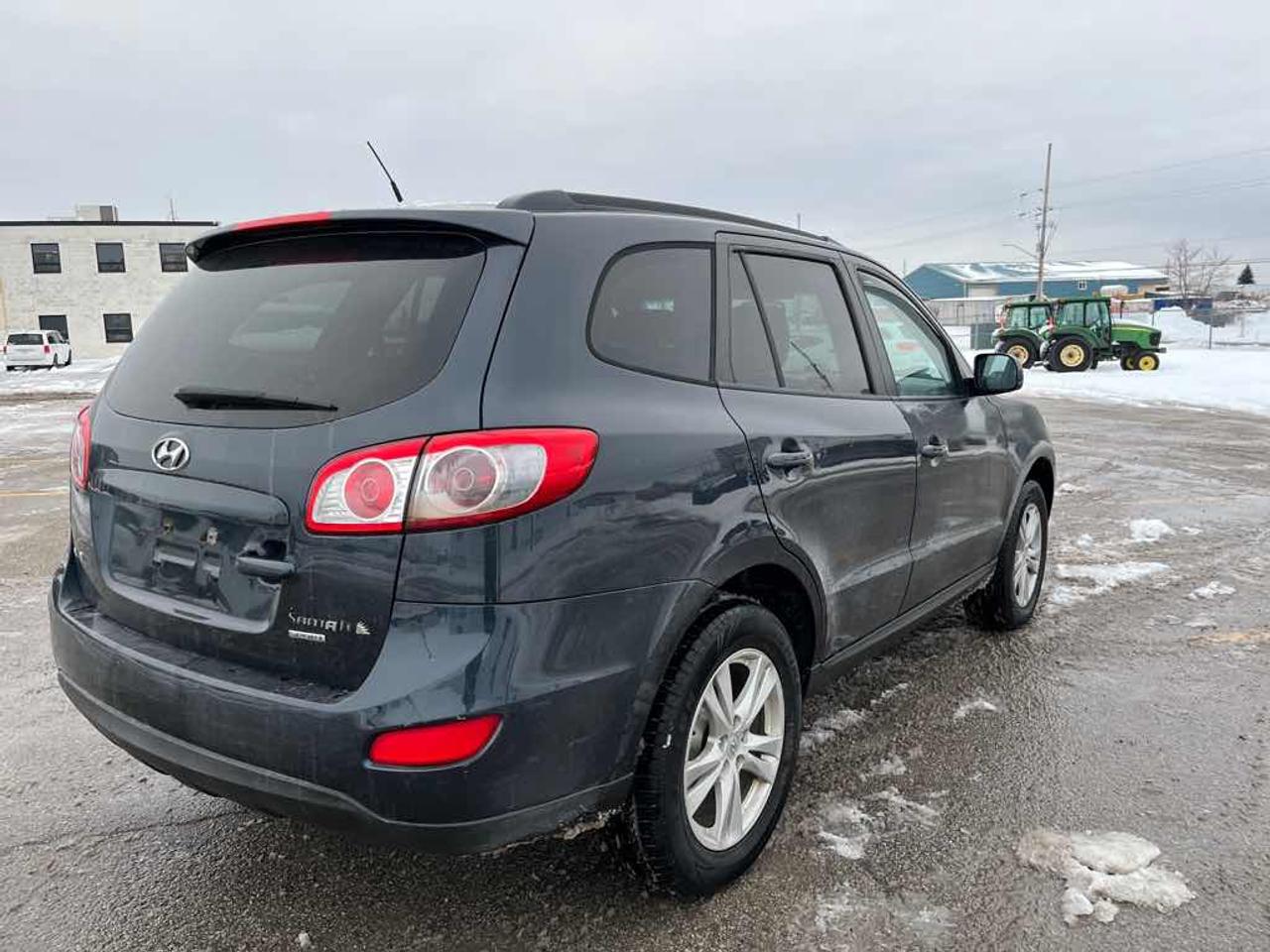 2011 Hyundai Santa Fe GLS Photo3