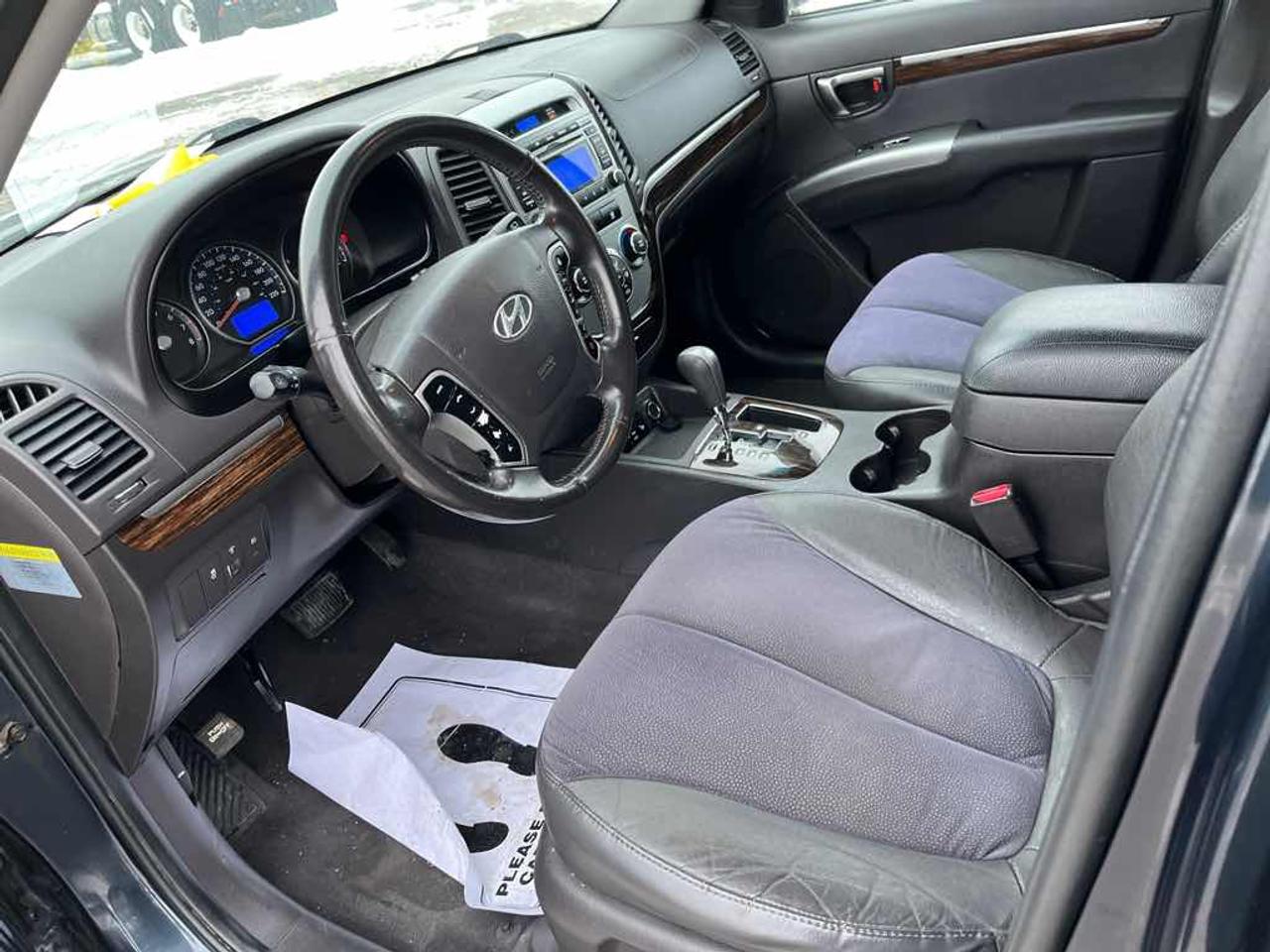 2011 Hyundai Santa Fe GLS Photo