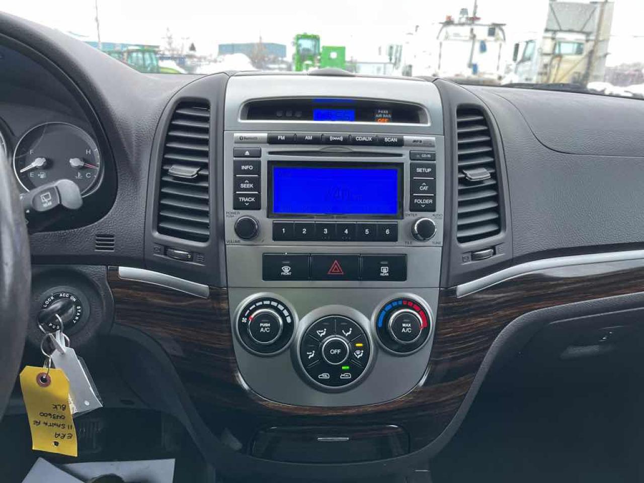 2011 Hyundai Santa Fe GLS Photo