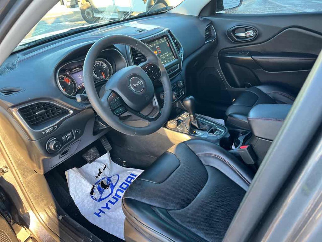 2022 Jeep Cherokee Trailhawk Photo