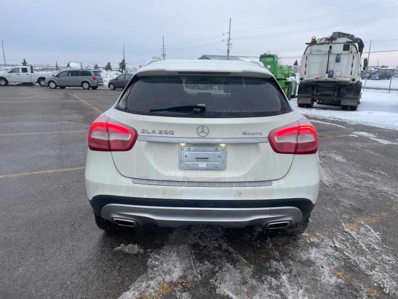 2016 Mercedes-Benz GLA 250 4MATIC Photo