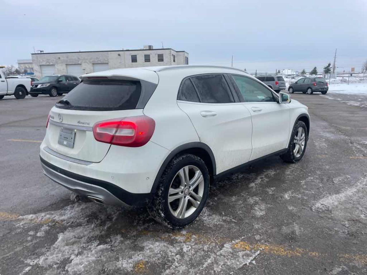 2016 Mercedes-Benz GLA 250 4MATIC Photo3