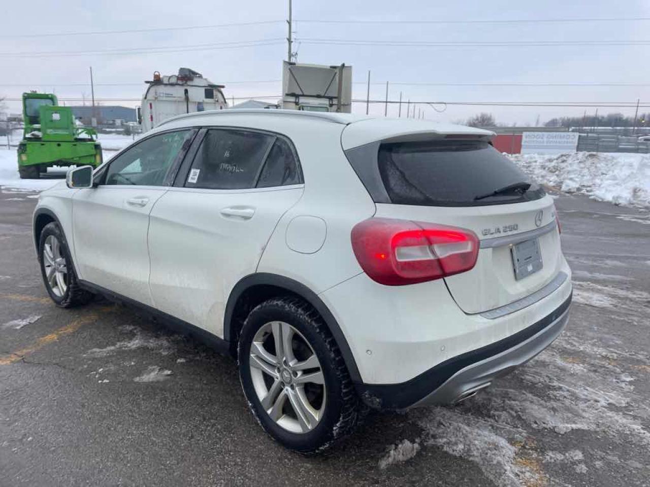2016 Mercedes-Benz GLA 250 4MATIC Photo
