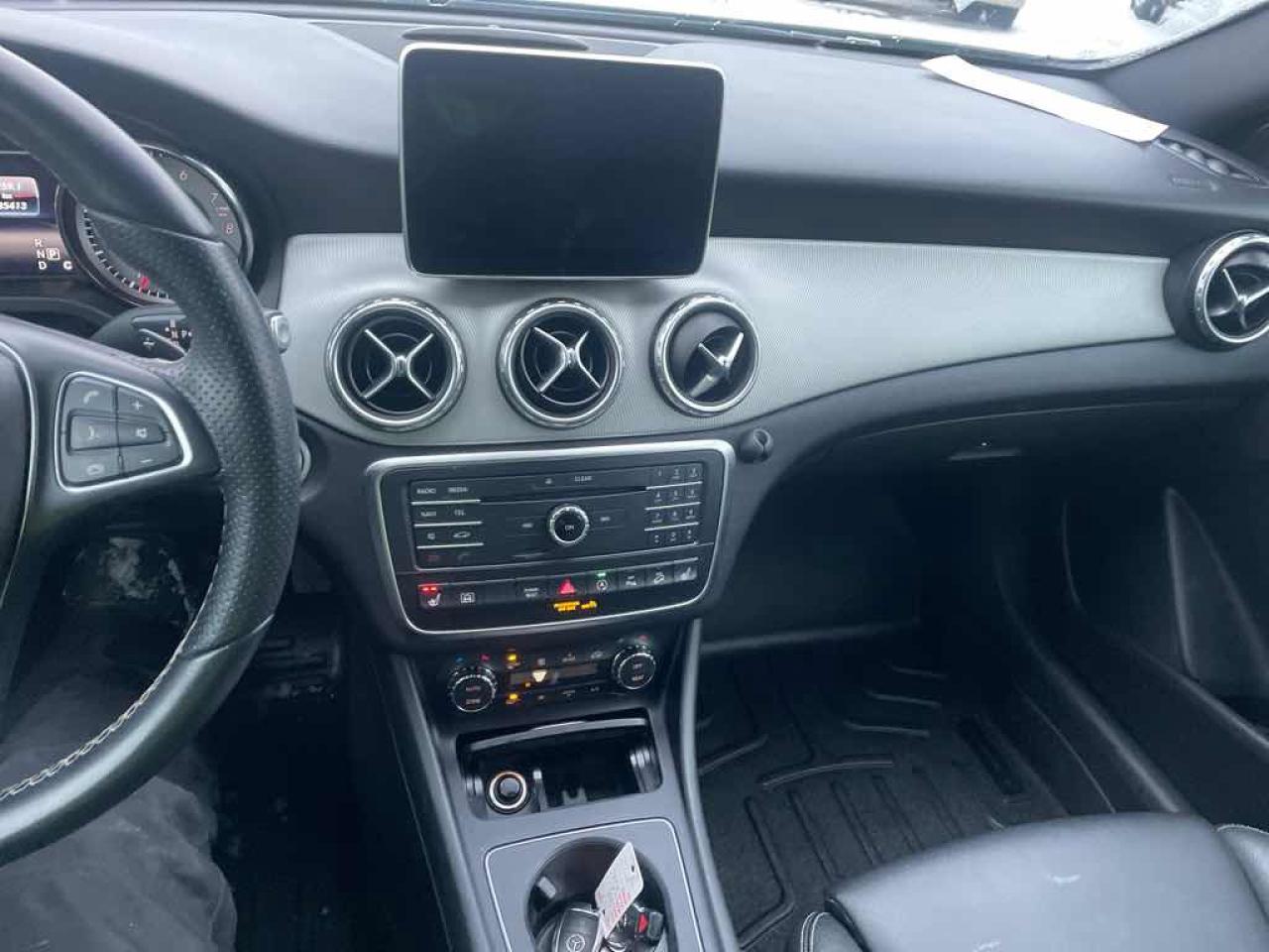 2016 Mercedes-Benz GLA 250 4MATIC Photo