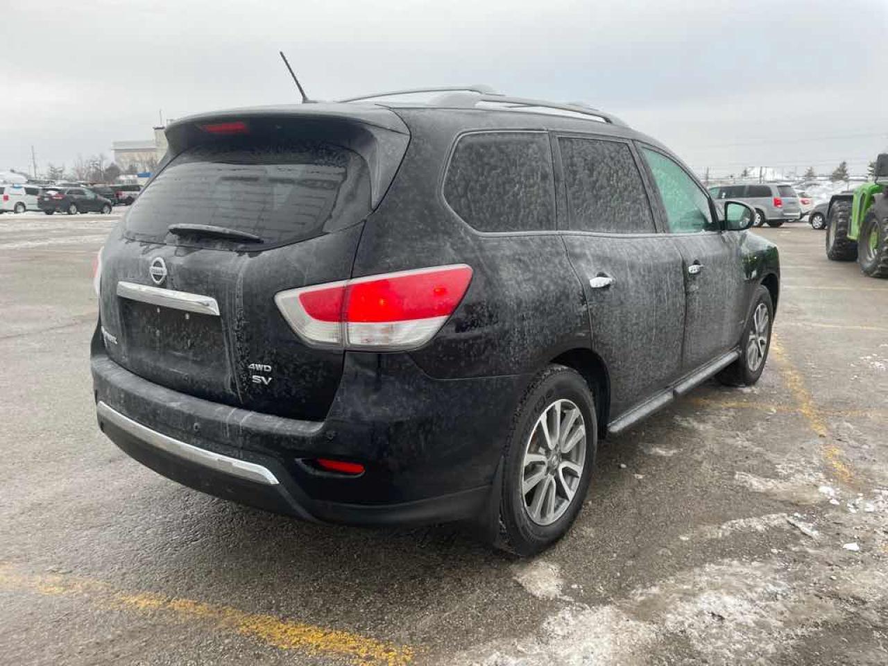 2013 Nissan Pathfinder  Photo3