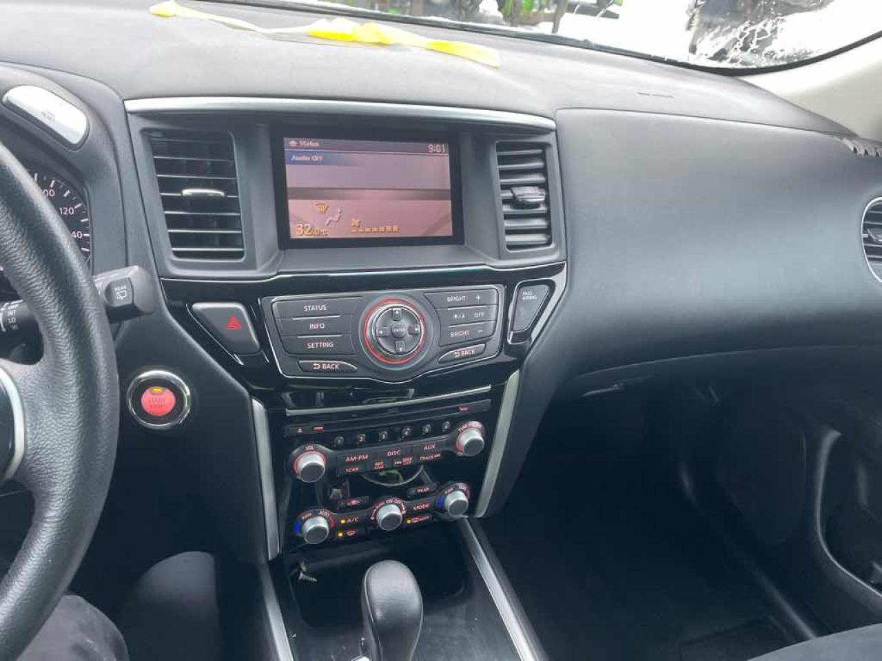 2013 Nissan Pathfinder  Photo