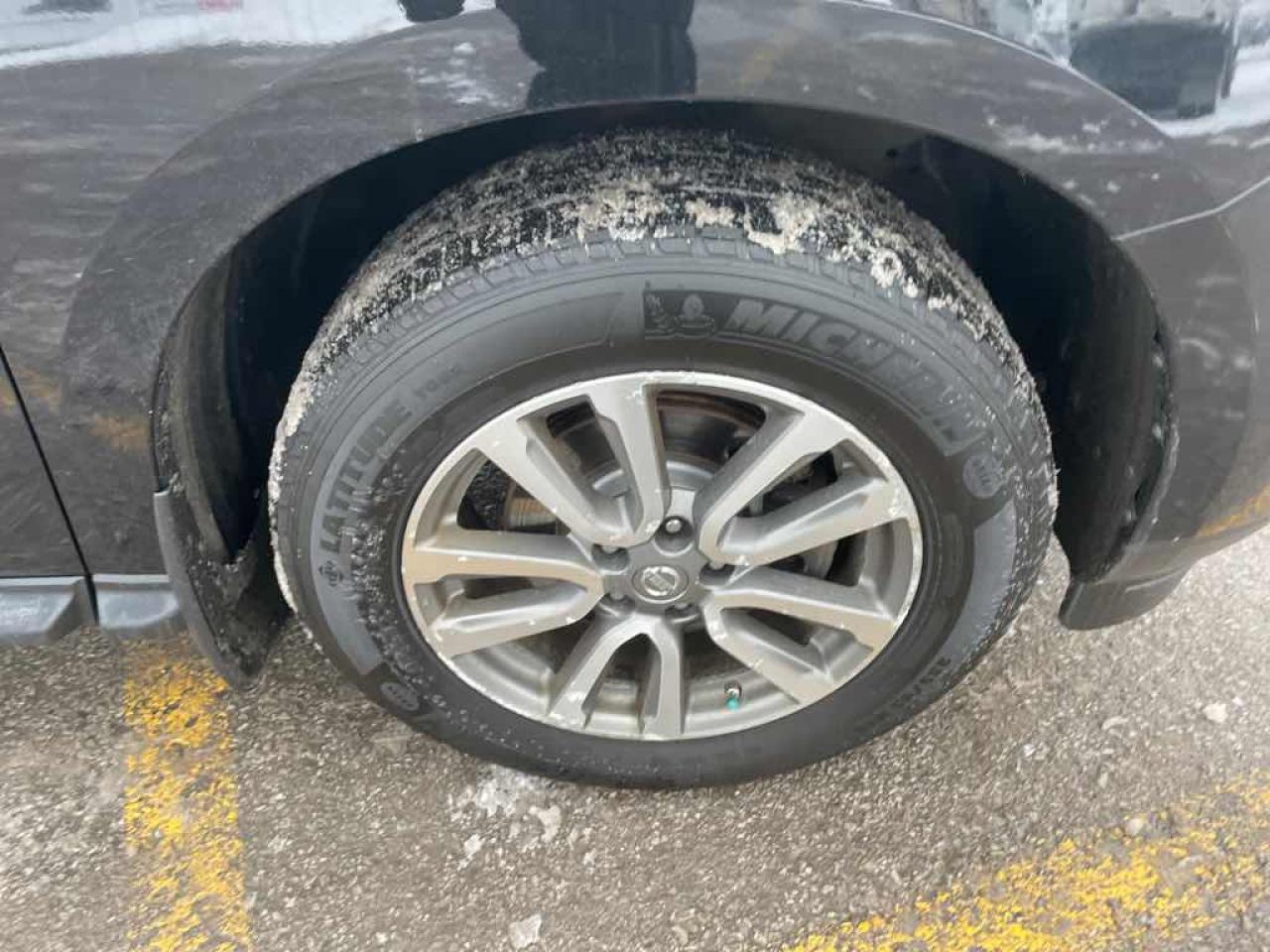 2013 Nissan Pathfinder  Photo