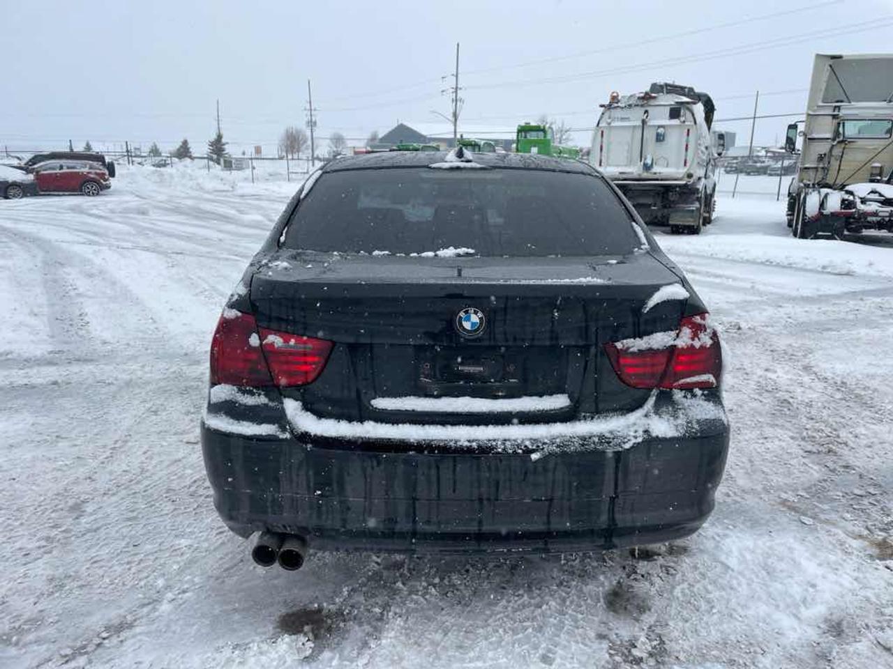 2011 BMW 3 Series 328 XI Photo4