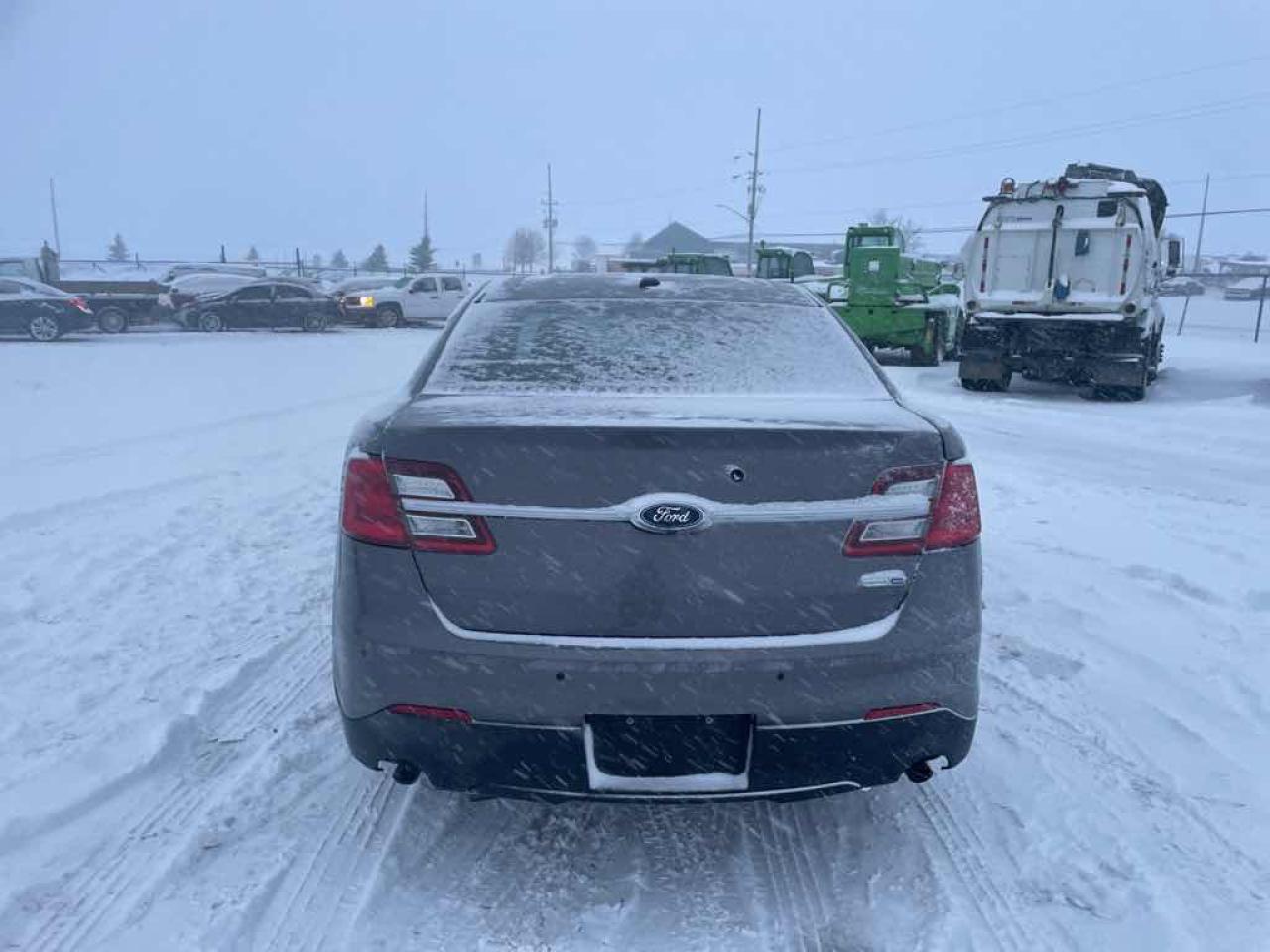 2017 Ford Taurus Police Inte Photo4