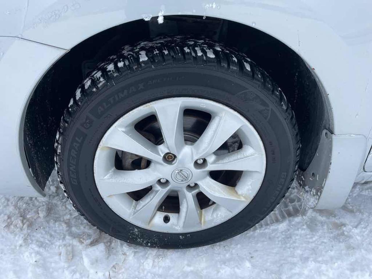 2011 Nissan Sentra  Photo