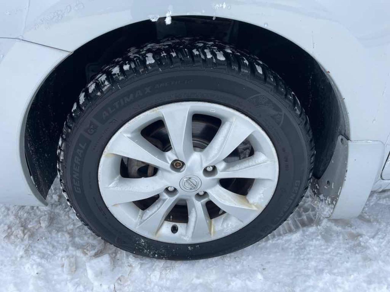 2011 Nissan Sentra  Photo