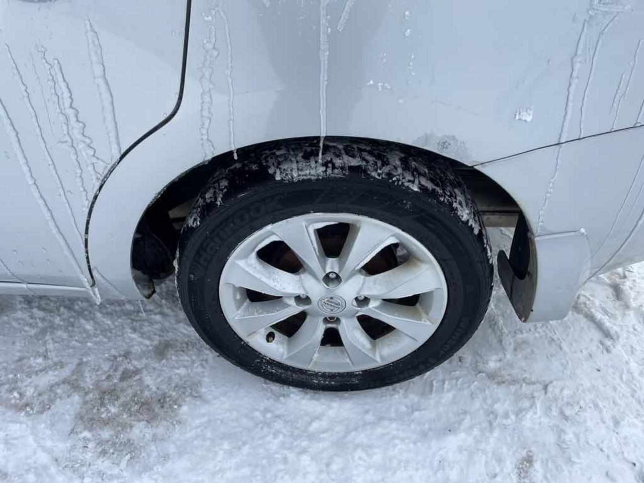 2011 Nissan Sentra  Photo