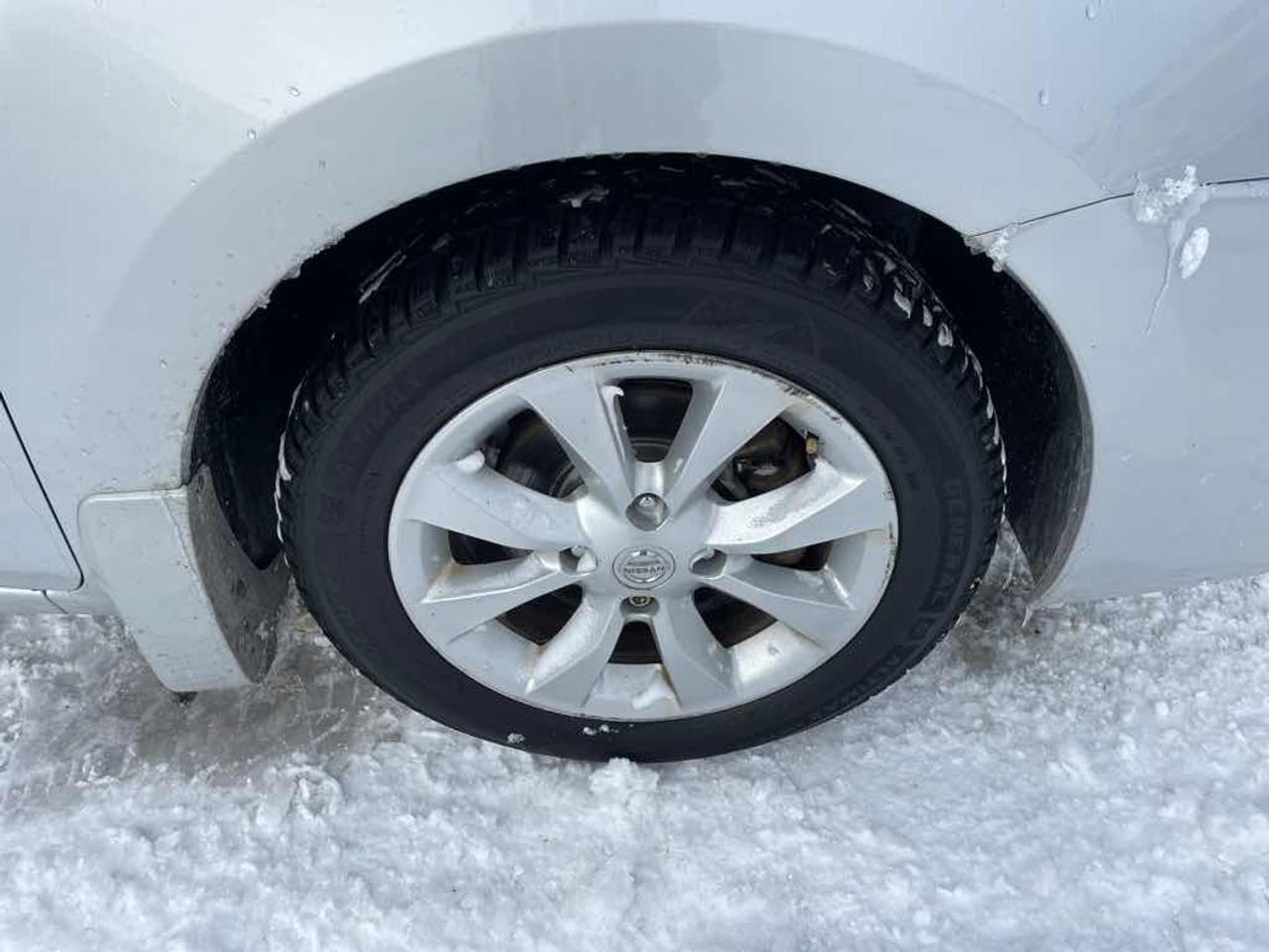 2011 Nissan Sentra  Photo