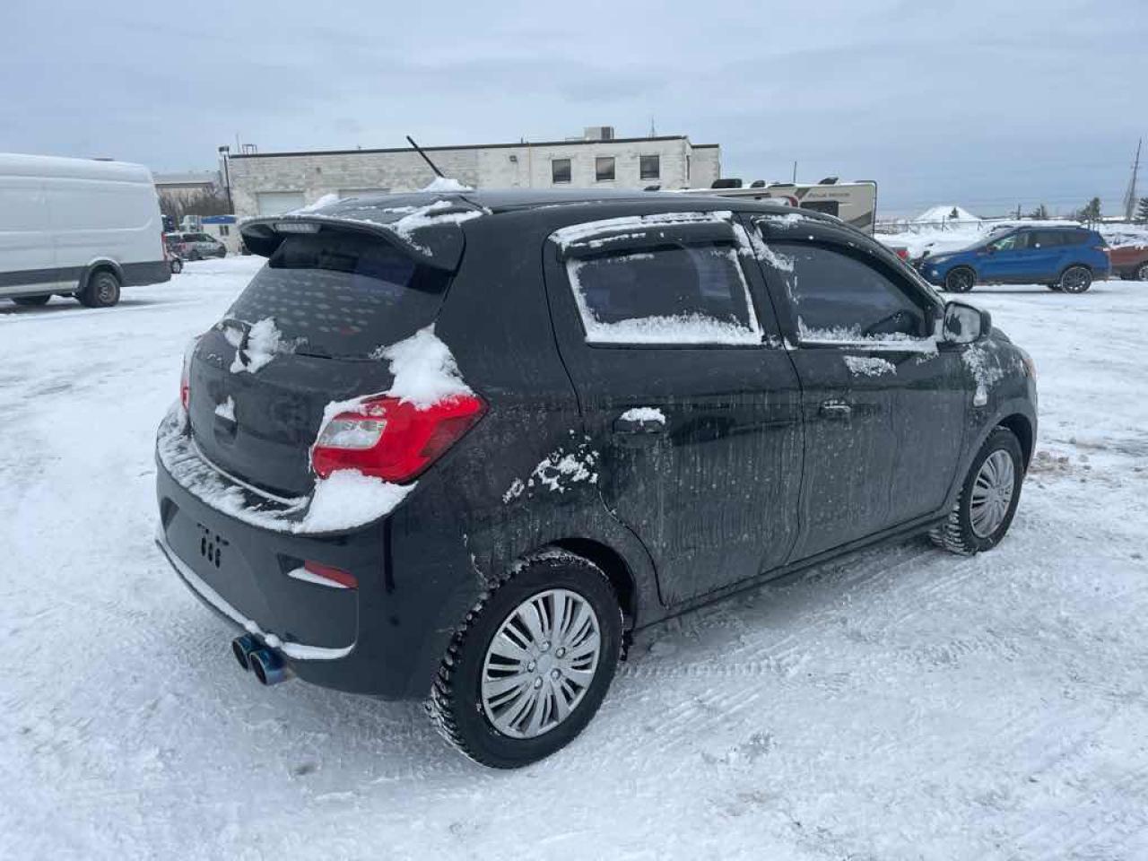 2017 Mitsubishi Mirage ES Photo