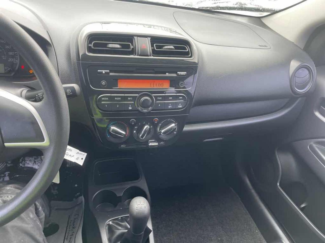 2017 Mitsubishi Mirage ES Photo