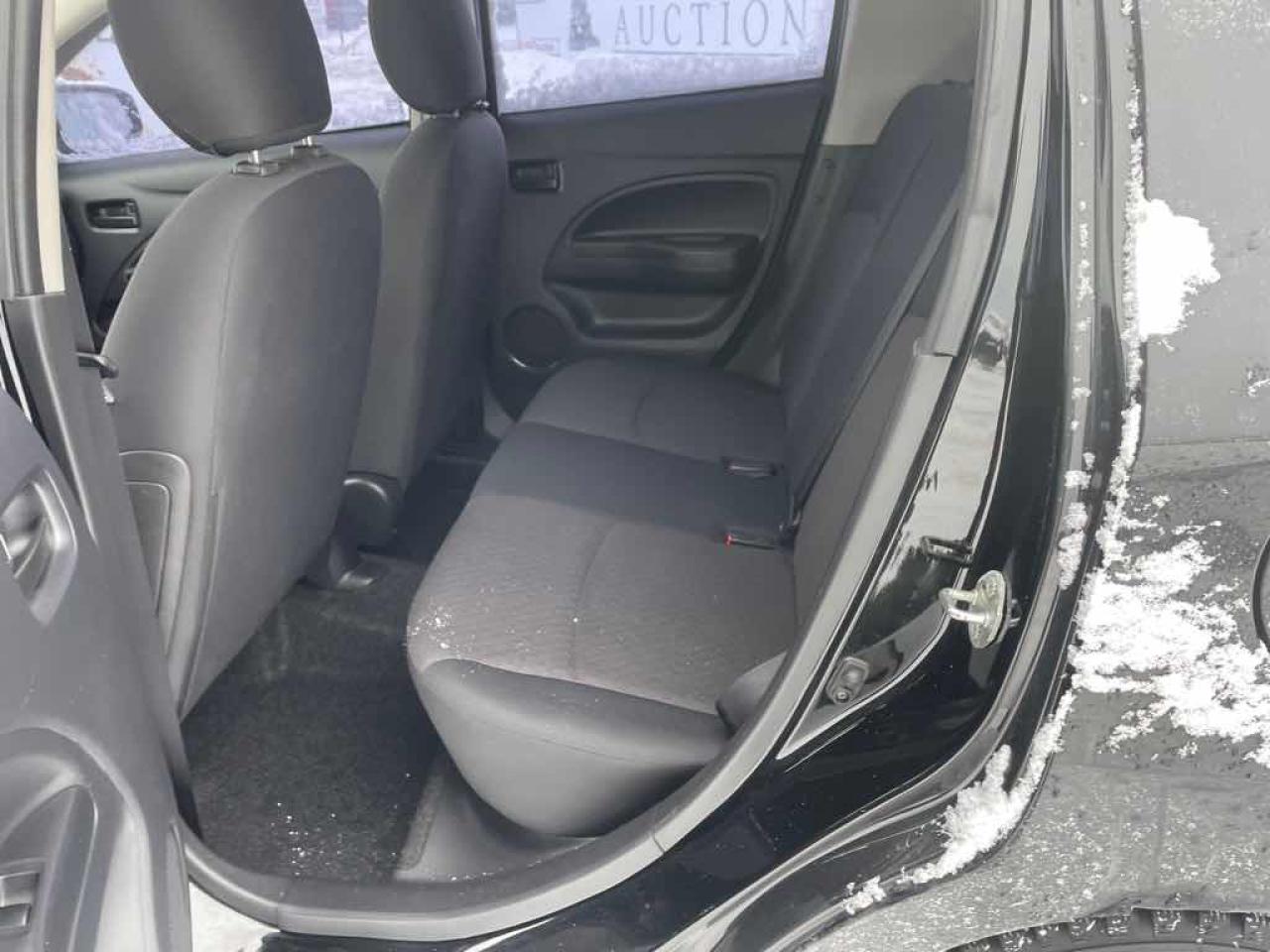 2017 Mitsubishi Mirage ES Photo