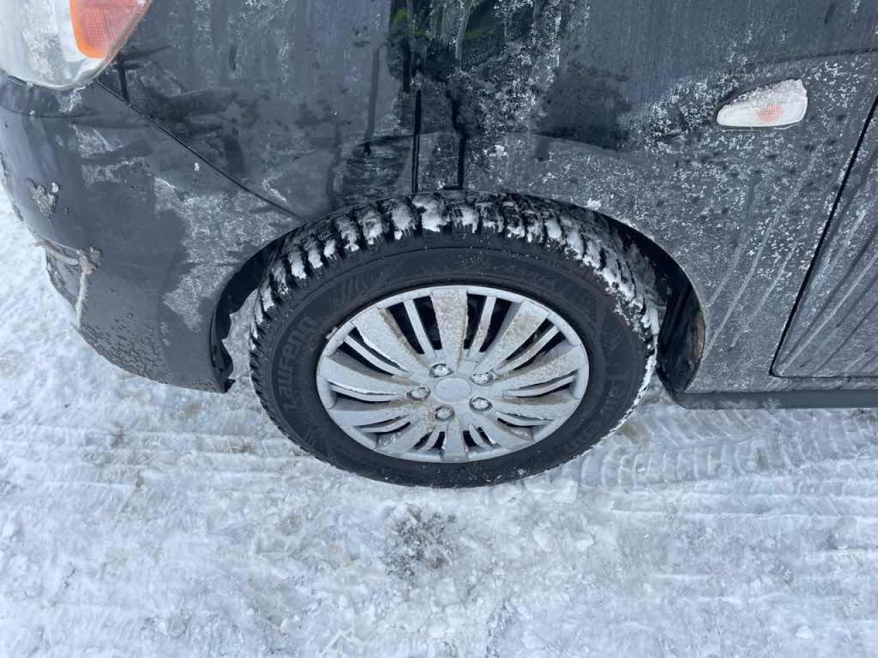 2017 Mitsubishi Mirage ES Photo