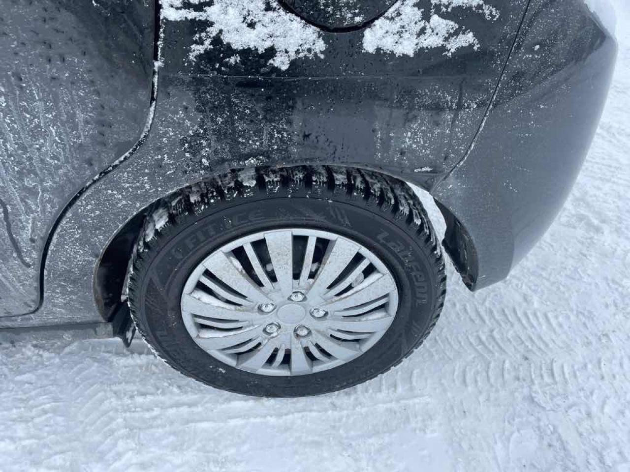 2017 Mitsubishi Mirage ES Photo