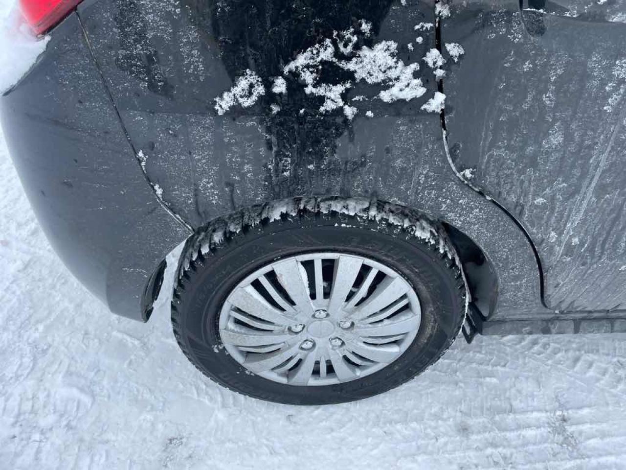 2017 Mitsubishi Mirage ES Photo