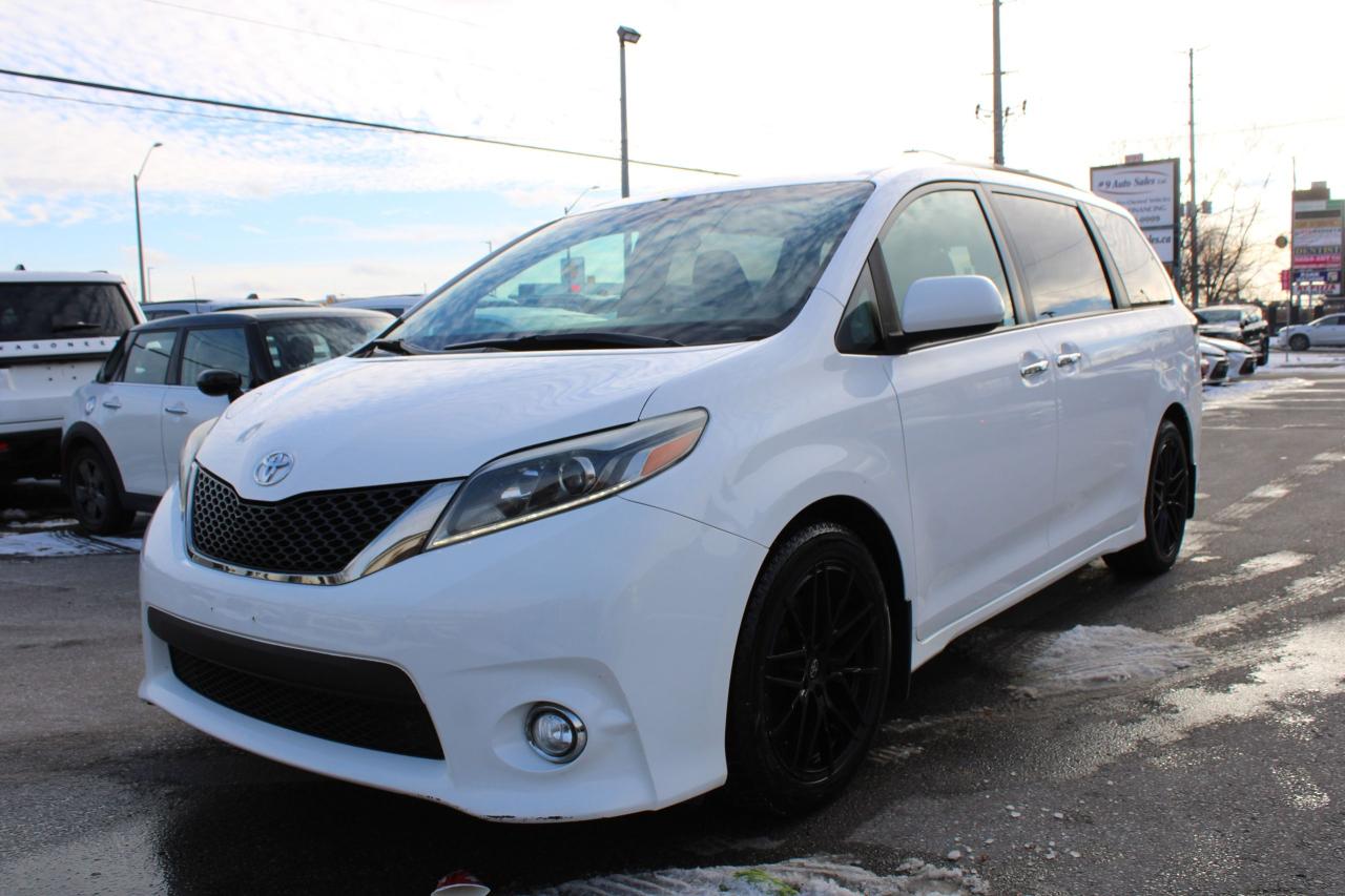 2017 Toyota Sienna 5DR SE 8-PASS FWD Photo2