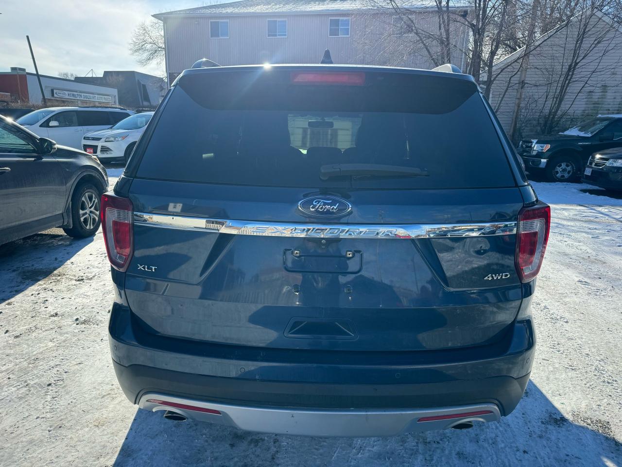 2017 Ford Explorer XLT - Photo #4