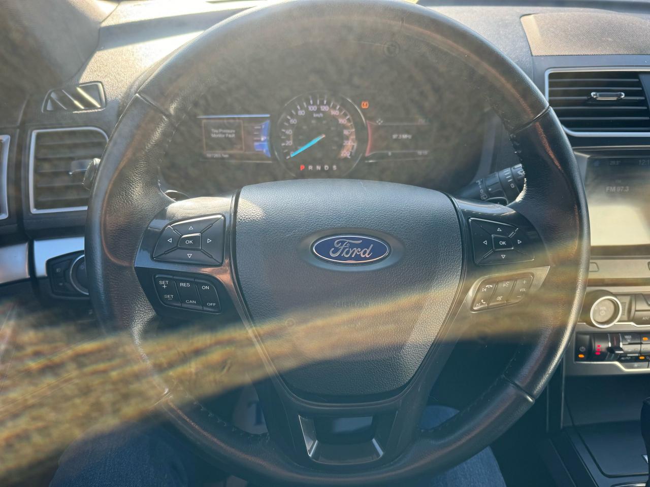 2017 Ford Explorer XLT - Photo #6