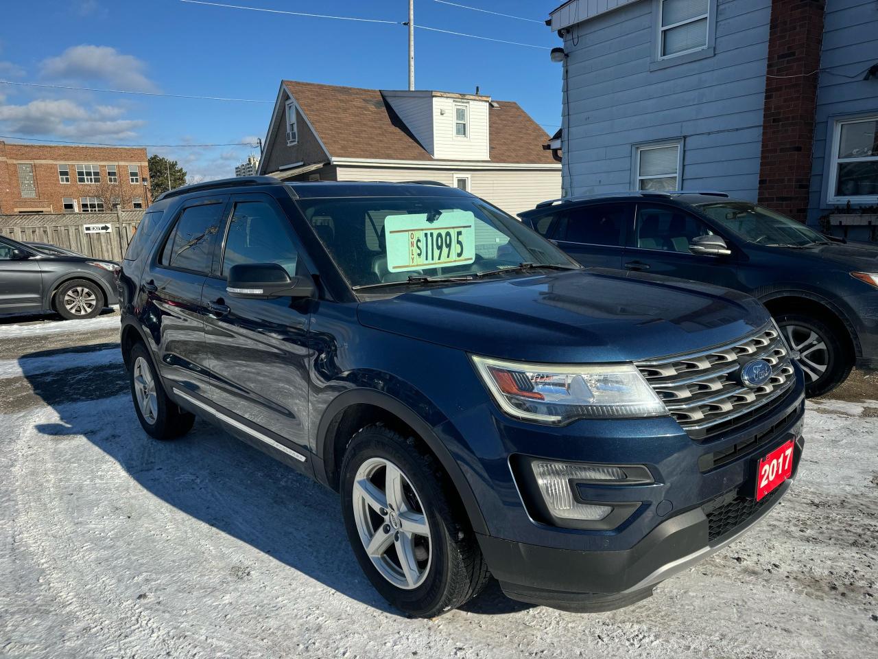 2017 Ford Explorer XLT - Photo #2