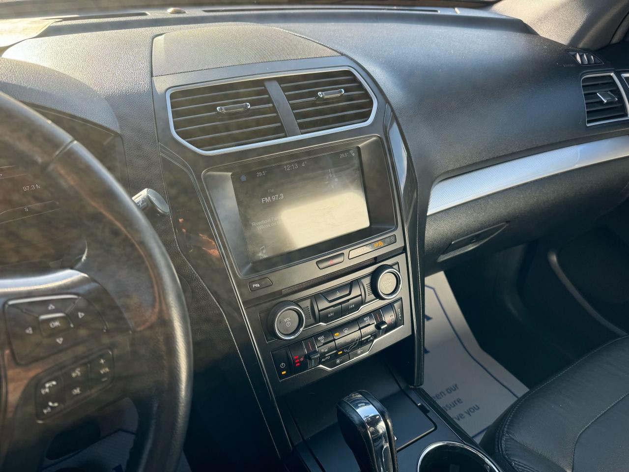 2017 Ford Explorer XLT - Photo #9